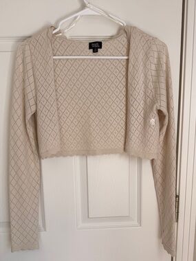 NWOT Beverly & beck  Cream Diamond Pointelle Cropped Shrug